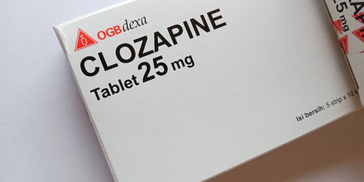 Might clozapine scale back psychiatric admissions past schizophrenia?