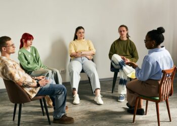 Can a therapist’s self-disclosure promote a shopper’s restoration?