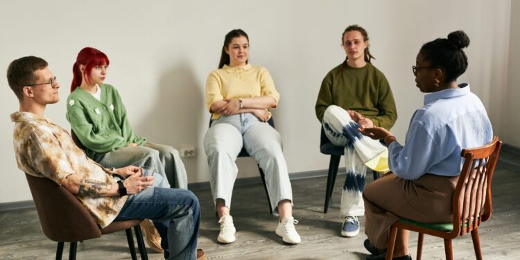 Can a therapist’s self-disclosure promote a shopper’s restoration?