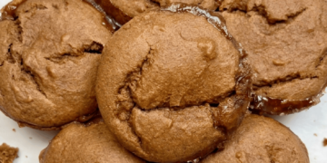 Low-Fats Peanut Butter and Jelly Muffins [vegan + gluten-free] • Wholesome Helper