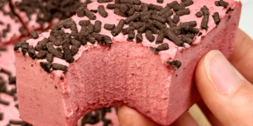 VIRAL Crimson Velvet Marshmallow Protein Bars [sugar-free + low-carb] • Wholesome Helper
