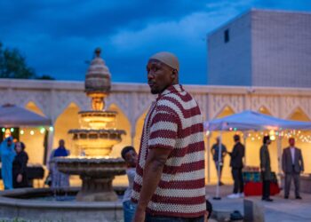 Mahershala Ali Balances Tenderness and Swagger in Your Mom Your Mom Your Mom