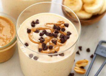 Peanut Butter Banana Smoothie (12g Protein)