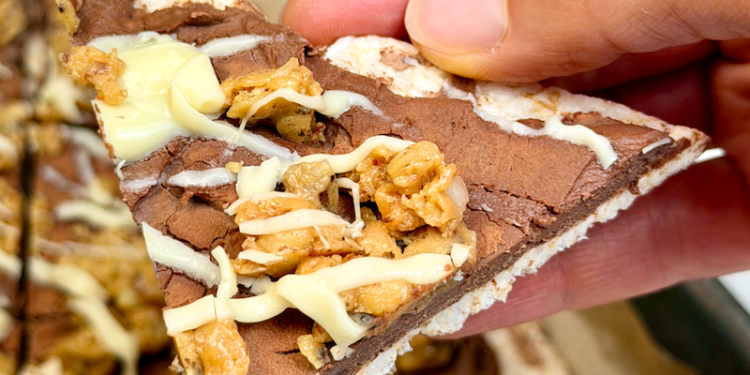 Cookies n’ Creme Protein Rice Cake Bark [gluten-free + no added sugar] • Wholesome Helper