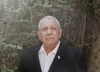 The Former Normal Who Might Finish the Netanyahu Period