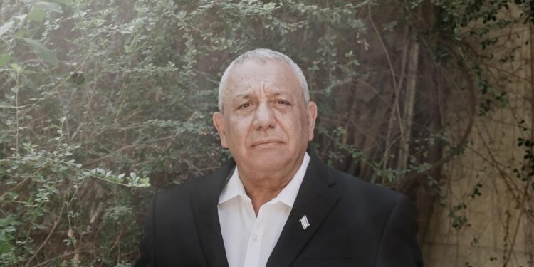The Former Normal Who Might Finish the Netanyahu Period